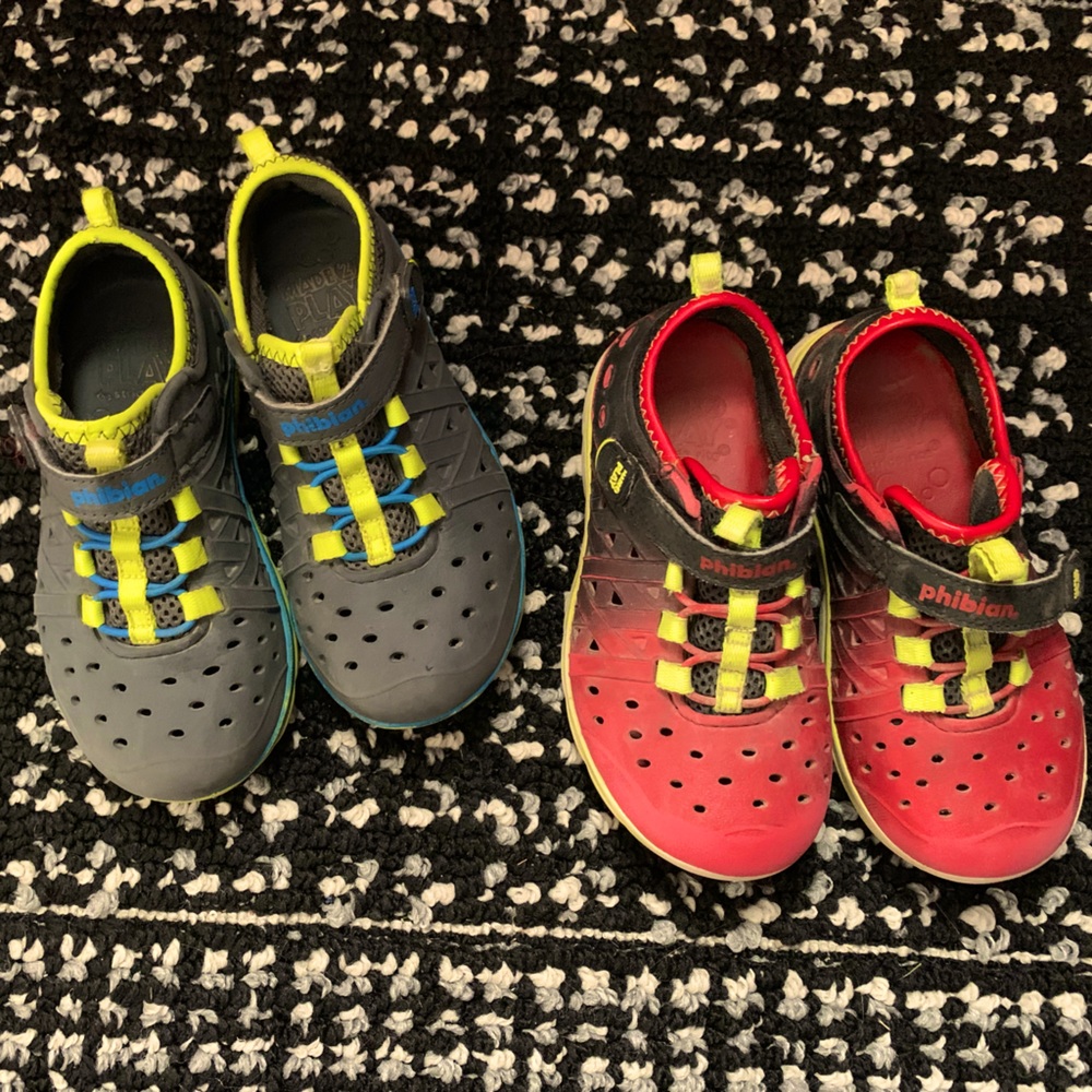 2 Pairs of Phibians—made2play